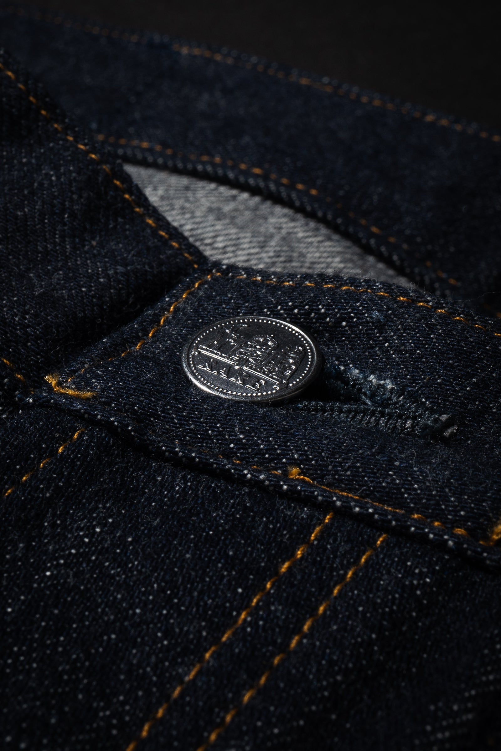 R009 (000) RARE JEANS SLIM