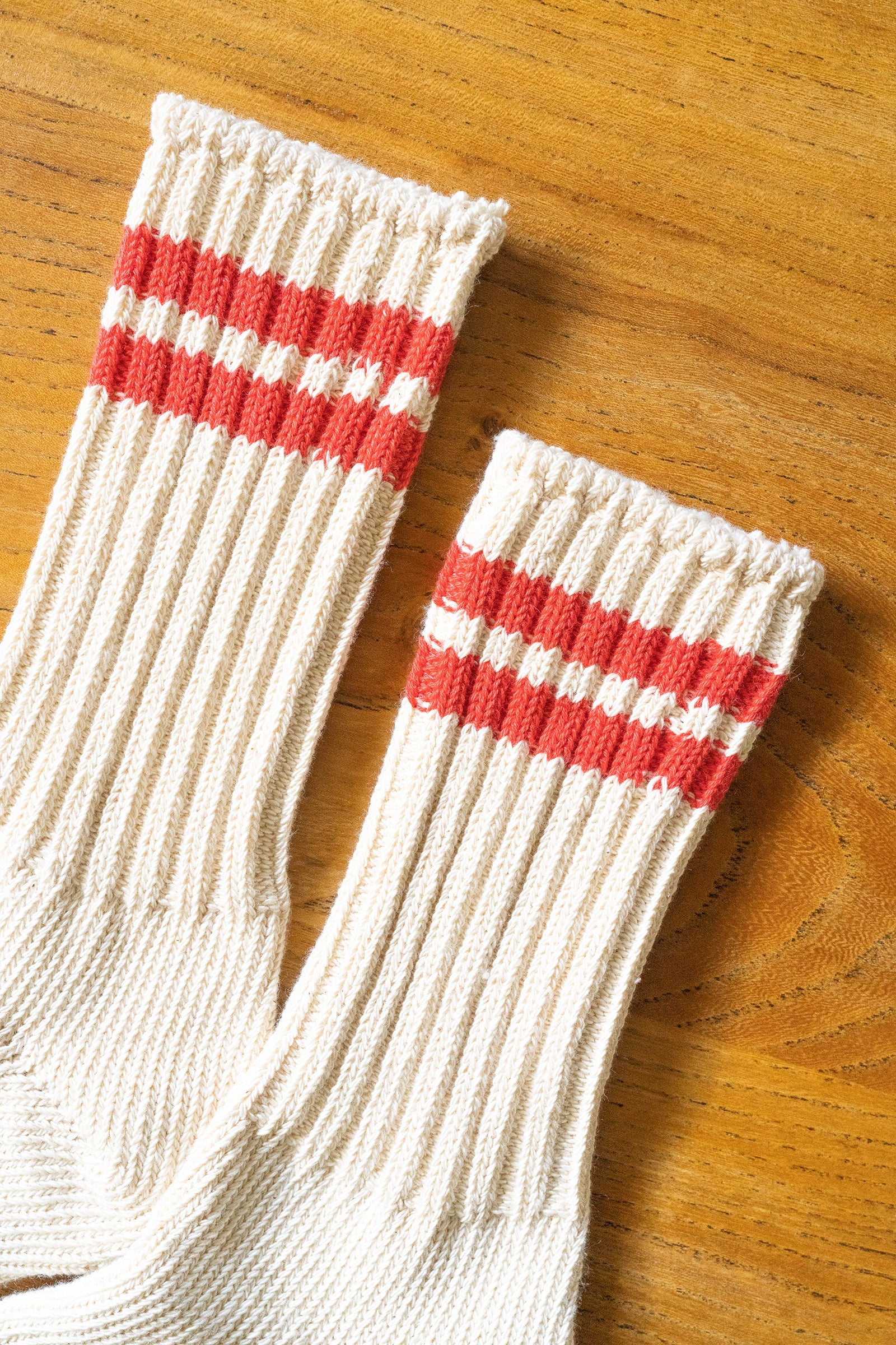 MSX01 (25) Denim Yarn Line Socks – Red
