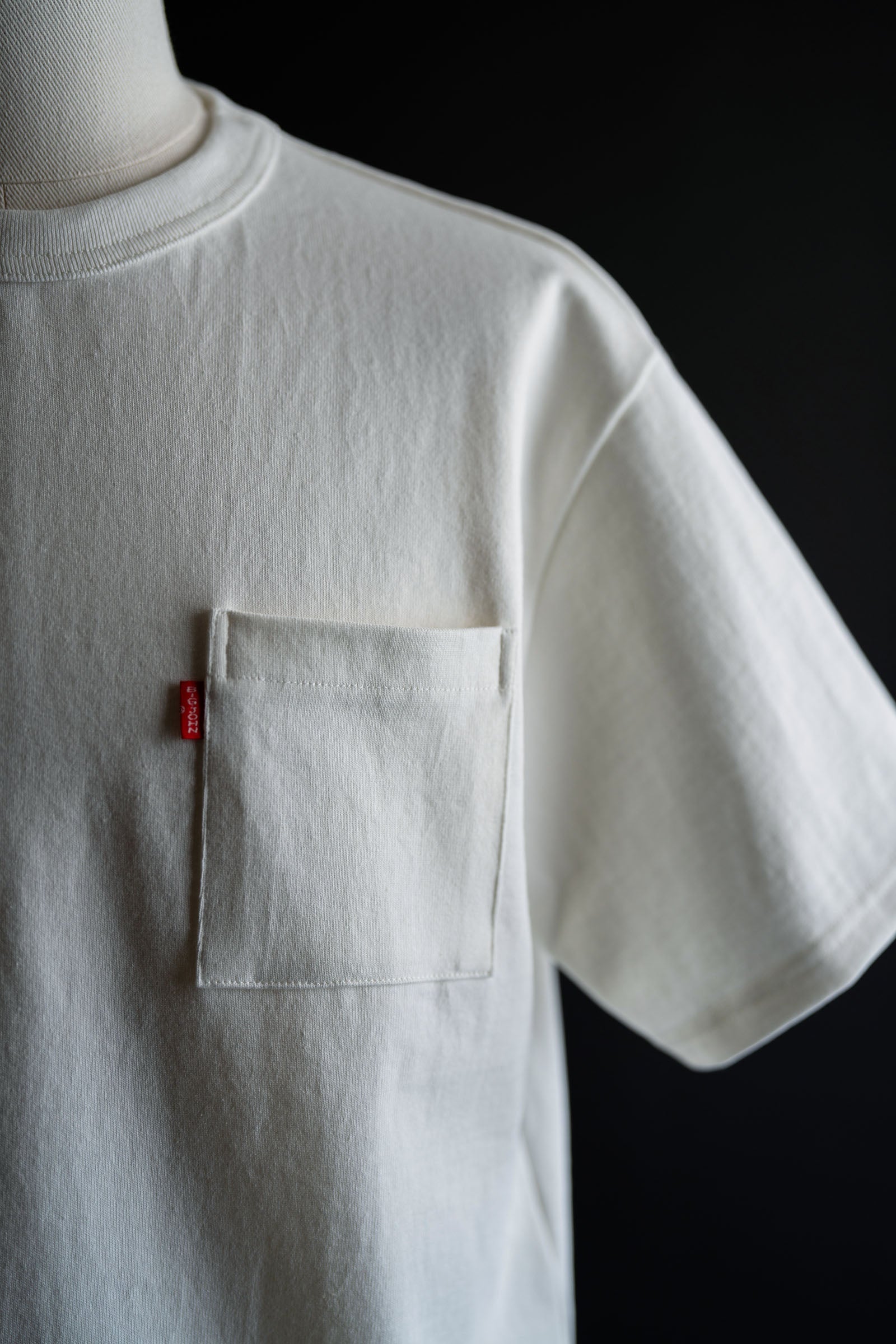 MHTS02M Magnum Weight SS Pocket Tee