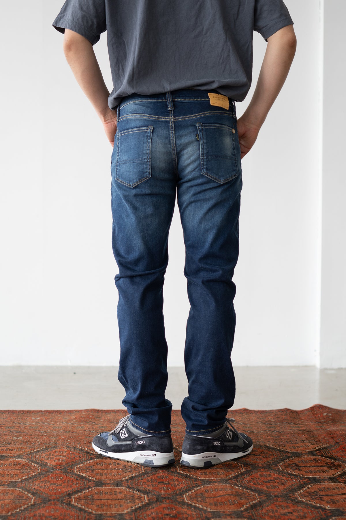 BJM105F (252) SLIM TAPERED