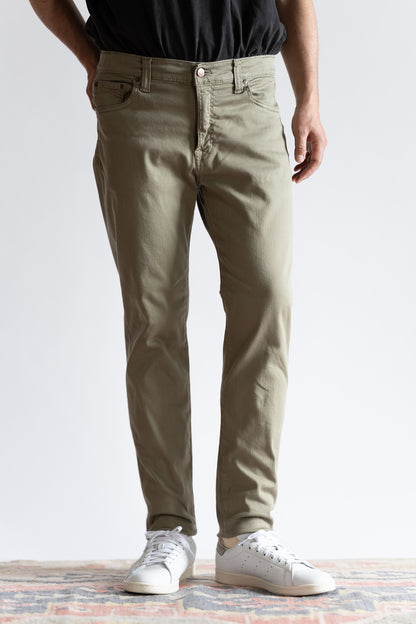 MMM134J (76) Carrot Leg KHAKI