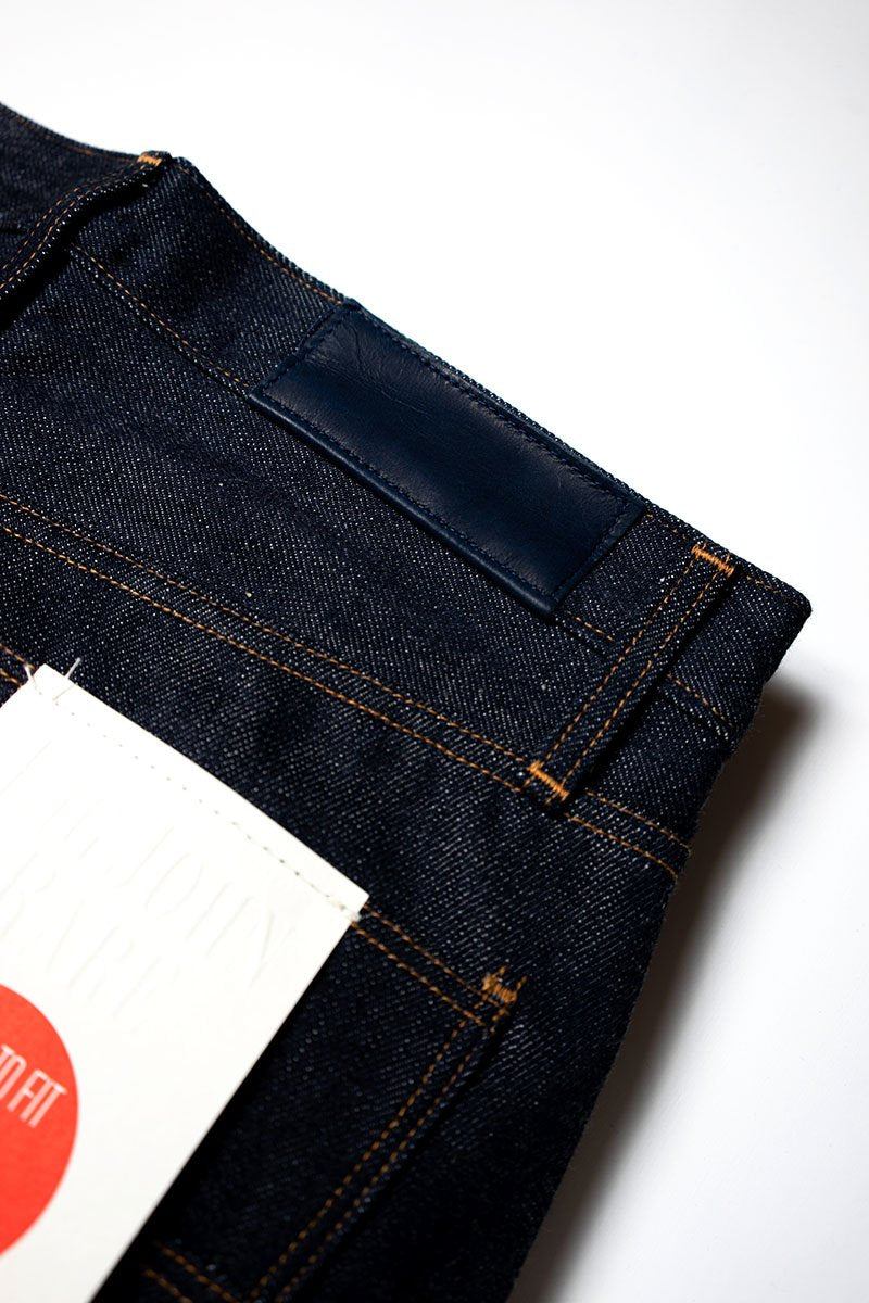 R009 (000) RARE JEANS SLIM
